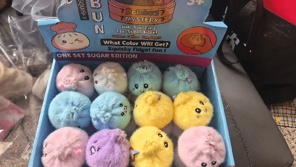Plush squishy bun fidget toy